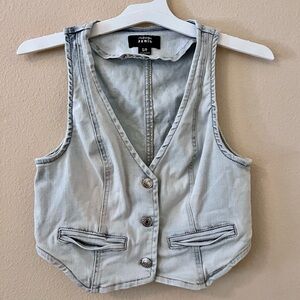 Refuge Denim Light Wash V Neck Cropped Denim Vest Top size small